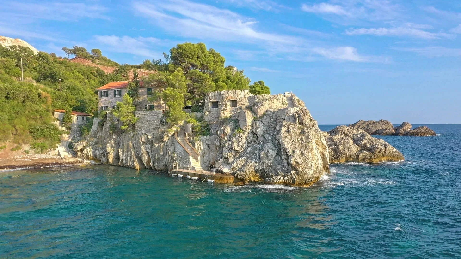 A Beautiful Villa by the Sea in Montenegro with Elegant Design and Coastal Charm