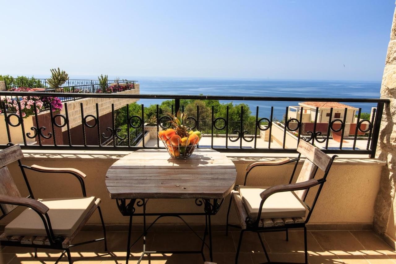 Villa Calia with Pool