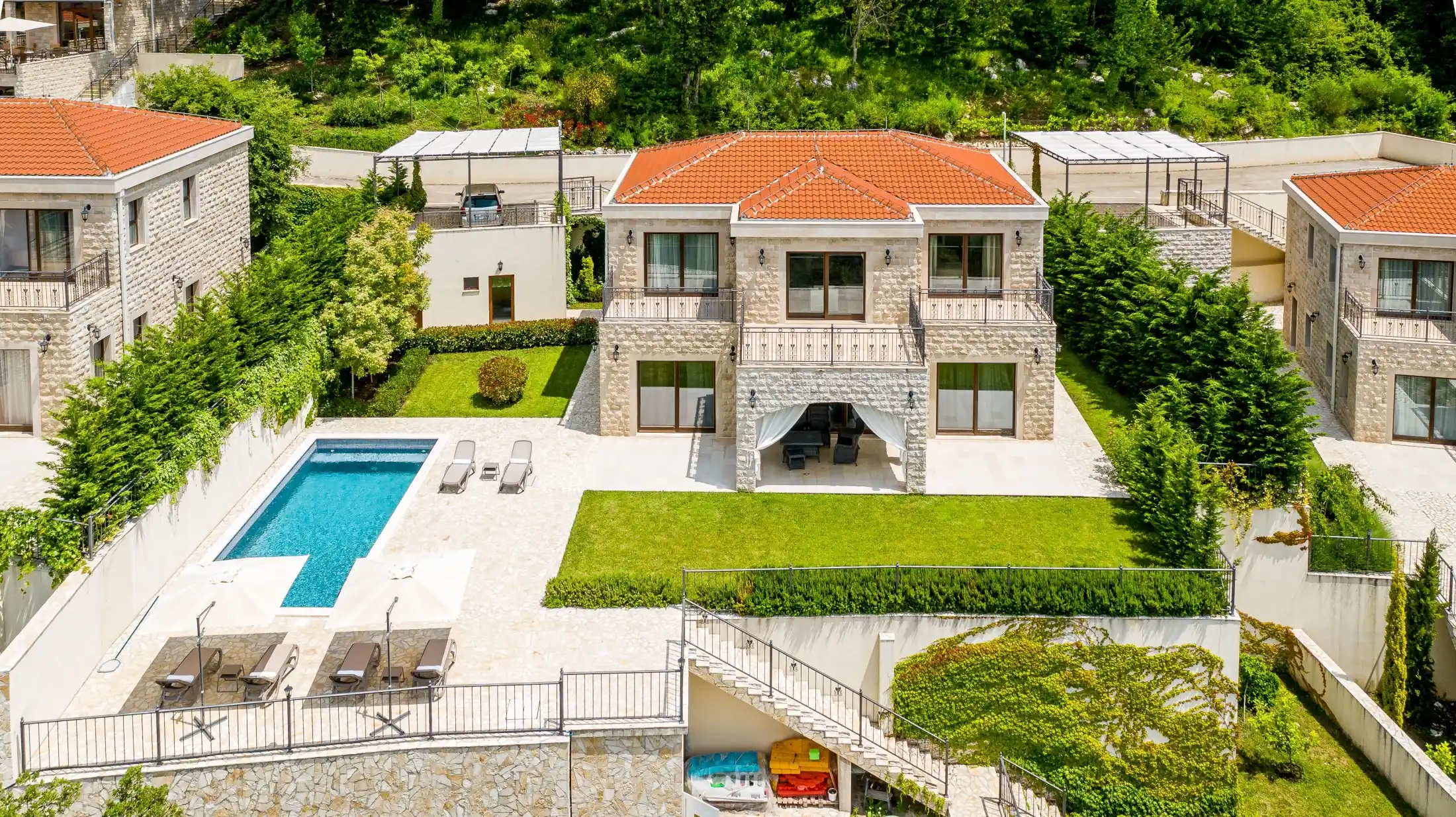 Villa Reef Coral with Pool in Budva
