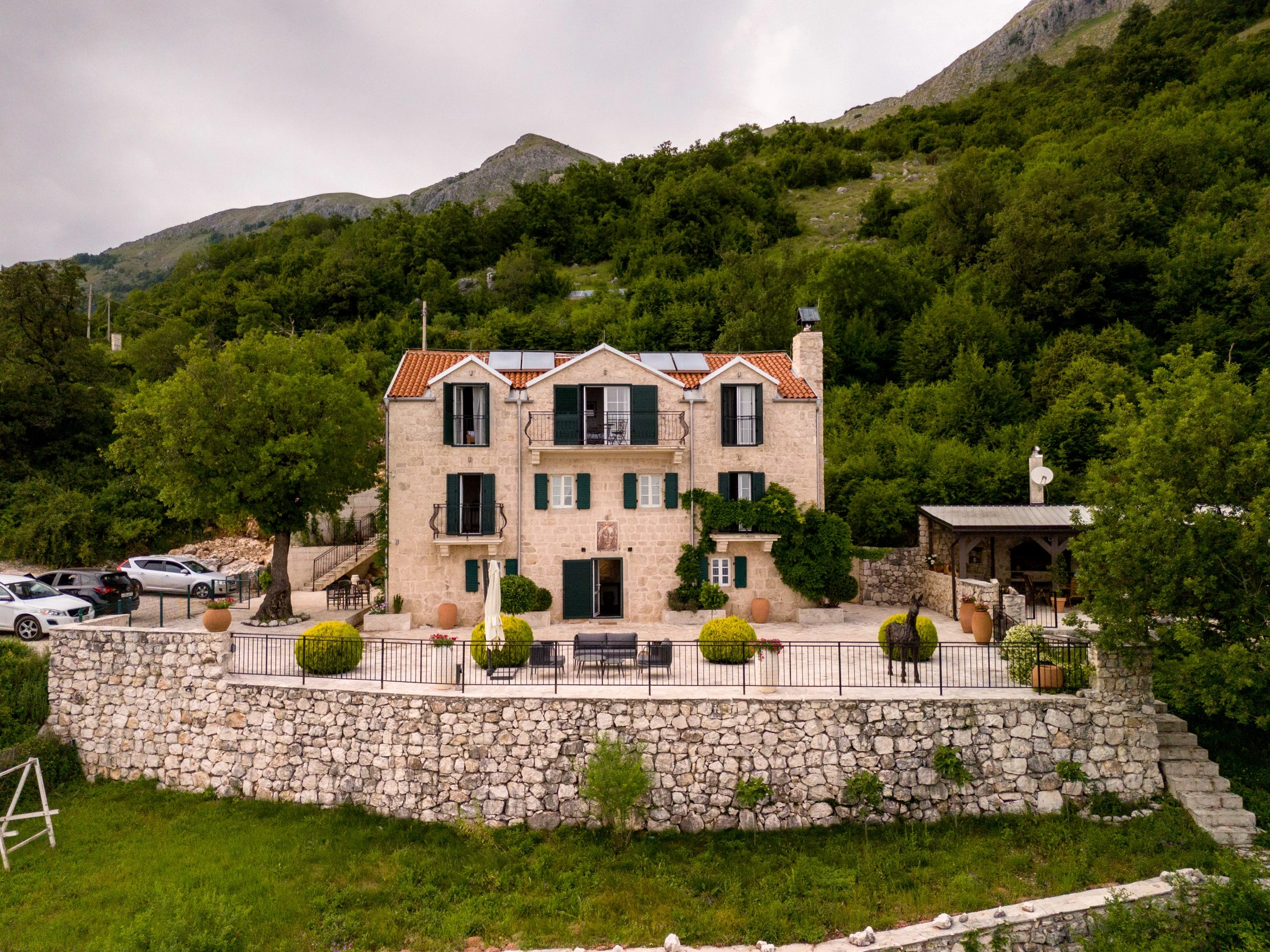 Scenic Villa on a Hilltop