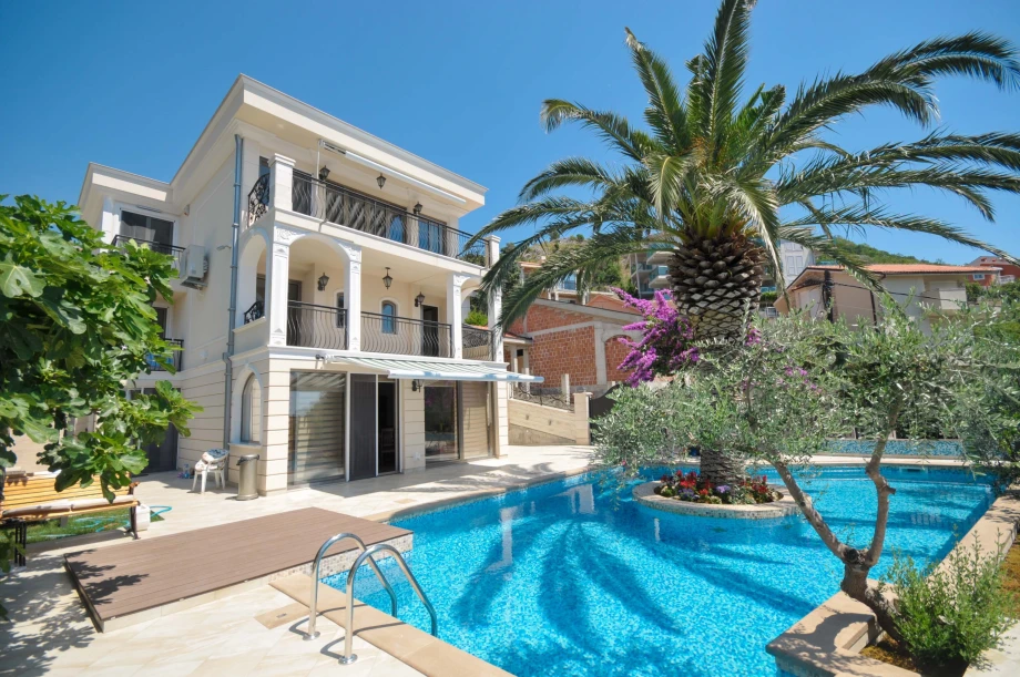 Villa St. George with Pool